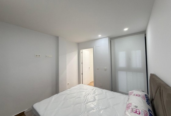 Reventa - Apartamento / piso - Torrevieja - Estacion de autobuses