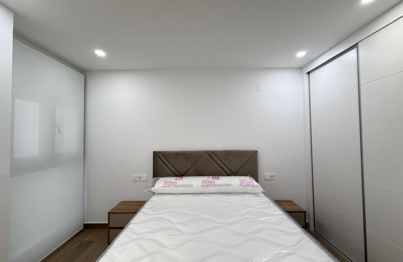 Reventa - Apartamento / piso - Torrevieja - Estacion de autobuses