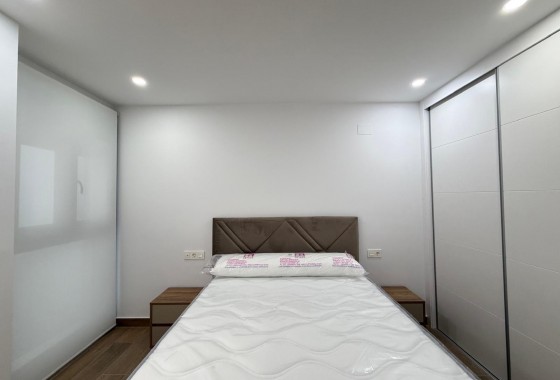 Reventa - Apartamento / piso - Torrevieja - Estacion de autobuses