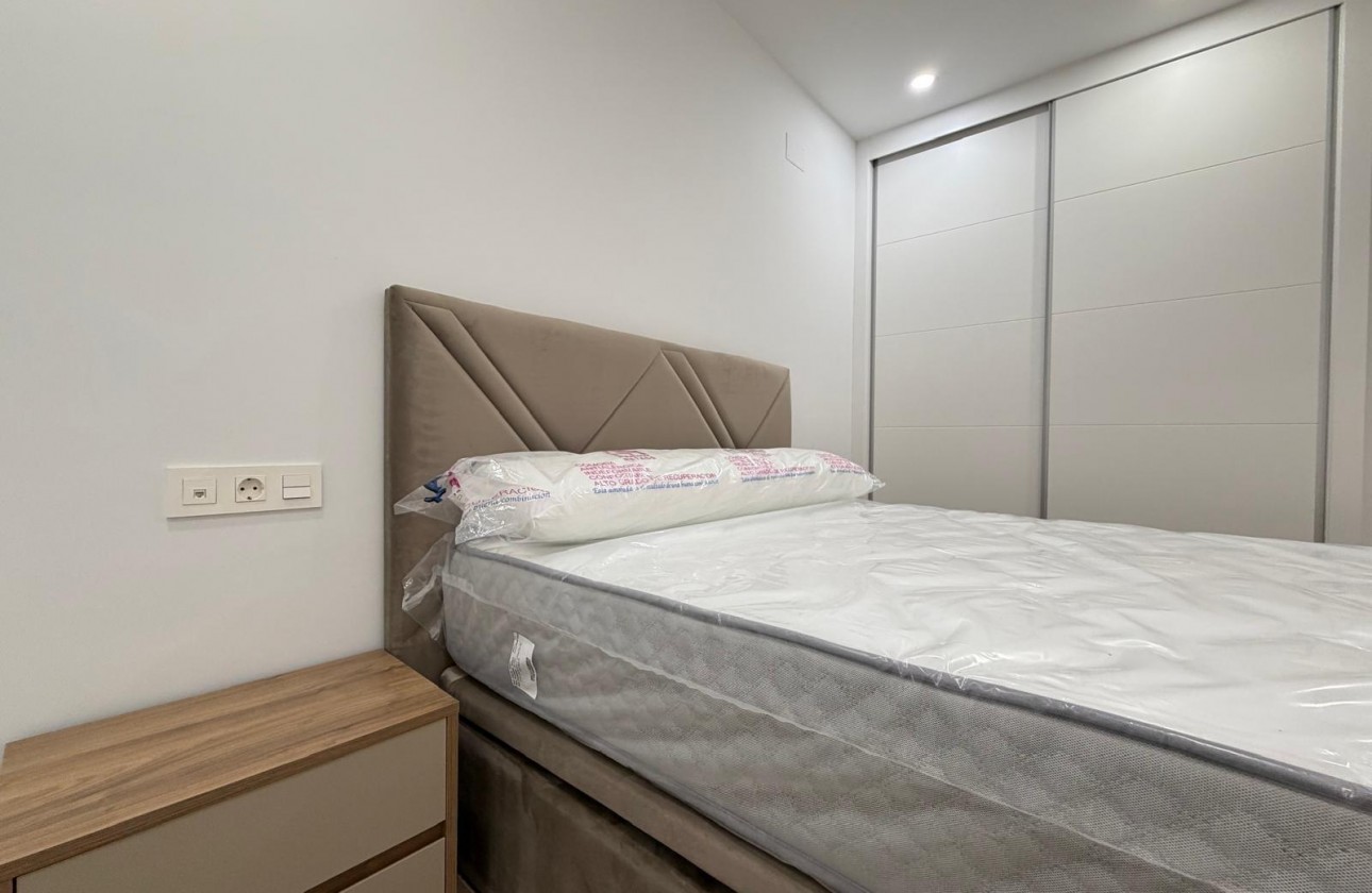 Reventa - Apartamento / piso - Torrevieja - Estacion de autobuses