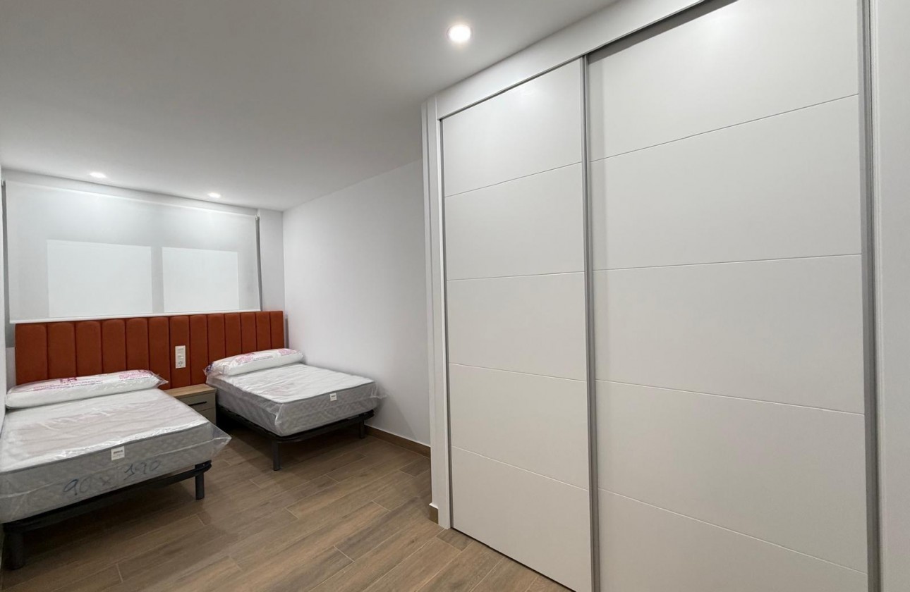 Reventa - Apartamento / piso - Torrevieja - Estacion de autobuses