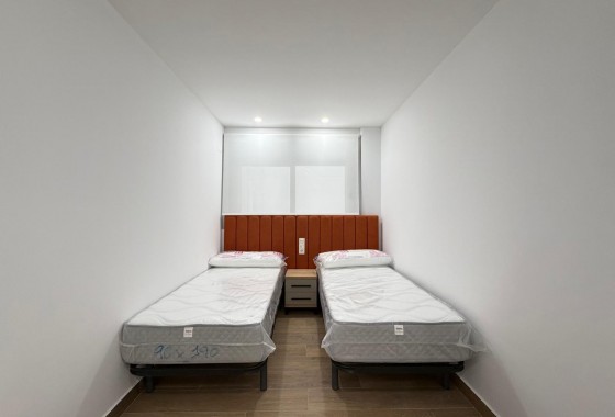 Reventa - Apartamento / piso - Torrevieja - Estacion de autobuses
