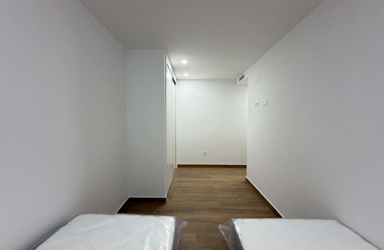 Reventa - Apartamento / piso - Torrevieja - Estacion de autobuses