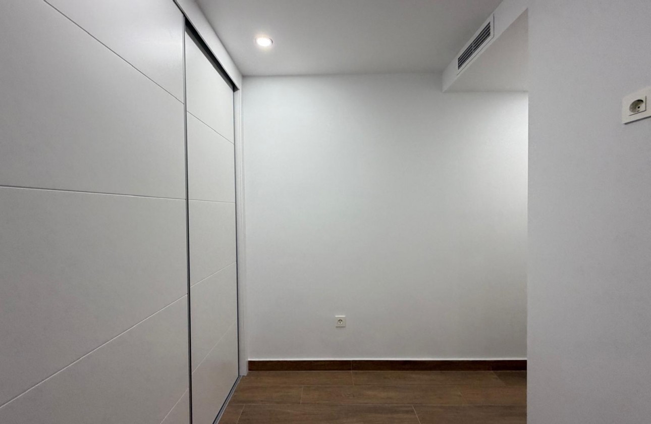 Reventa - Apartamento / piso - Torrevieja - Estacion de autobuses