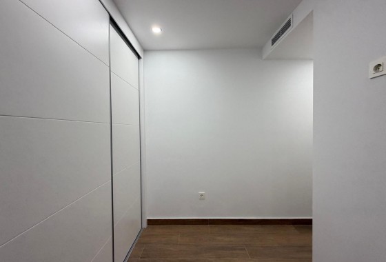 Reventa - Apartamento / piso - Torrevieja - Estacion de autobuses
