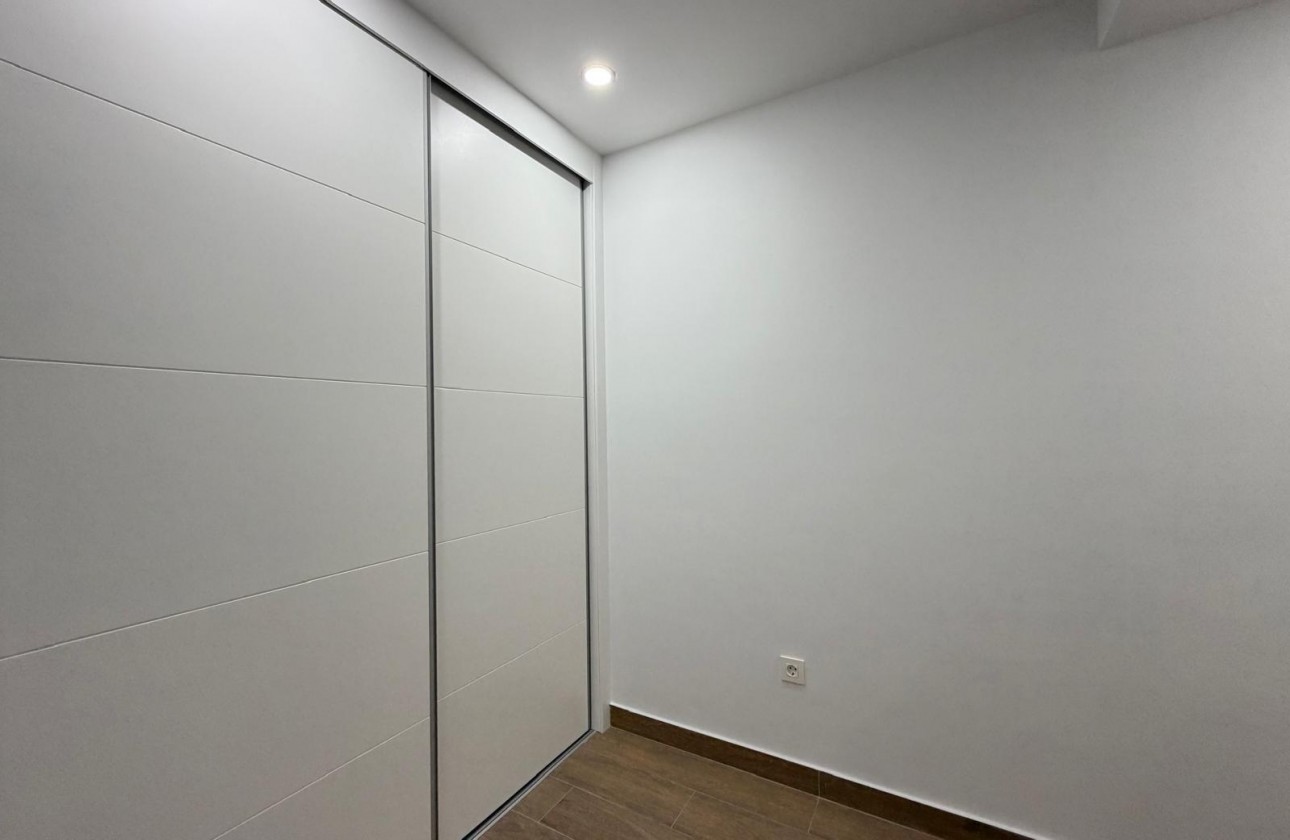 Reventa - Apartamento / piso - Torrevieja - Estacion de autobuses