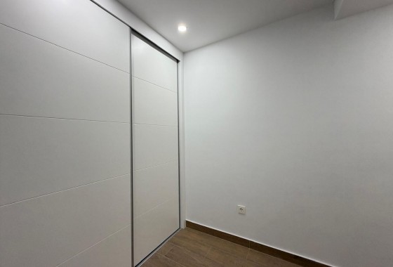 Reventa - Apartamento / piso - Torrevieja - Estacion de autobuses