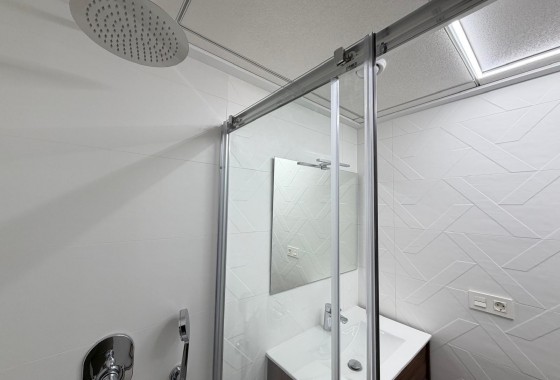 Reventa - Apartamento / piso - Torrevieja - Estacion de autobuses