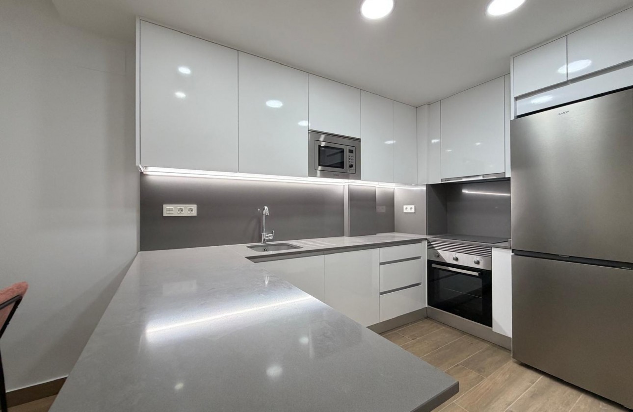 Reventa - Apartamento / piso - Torrevieja - Estacion de autobuses