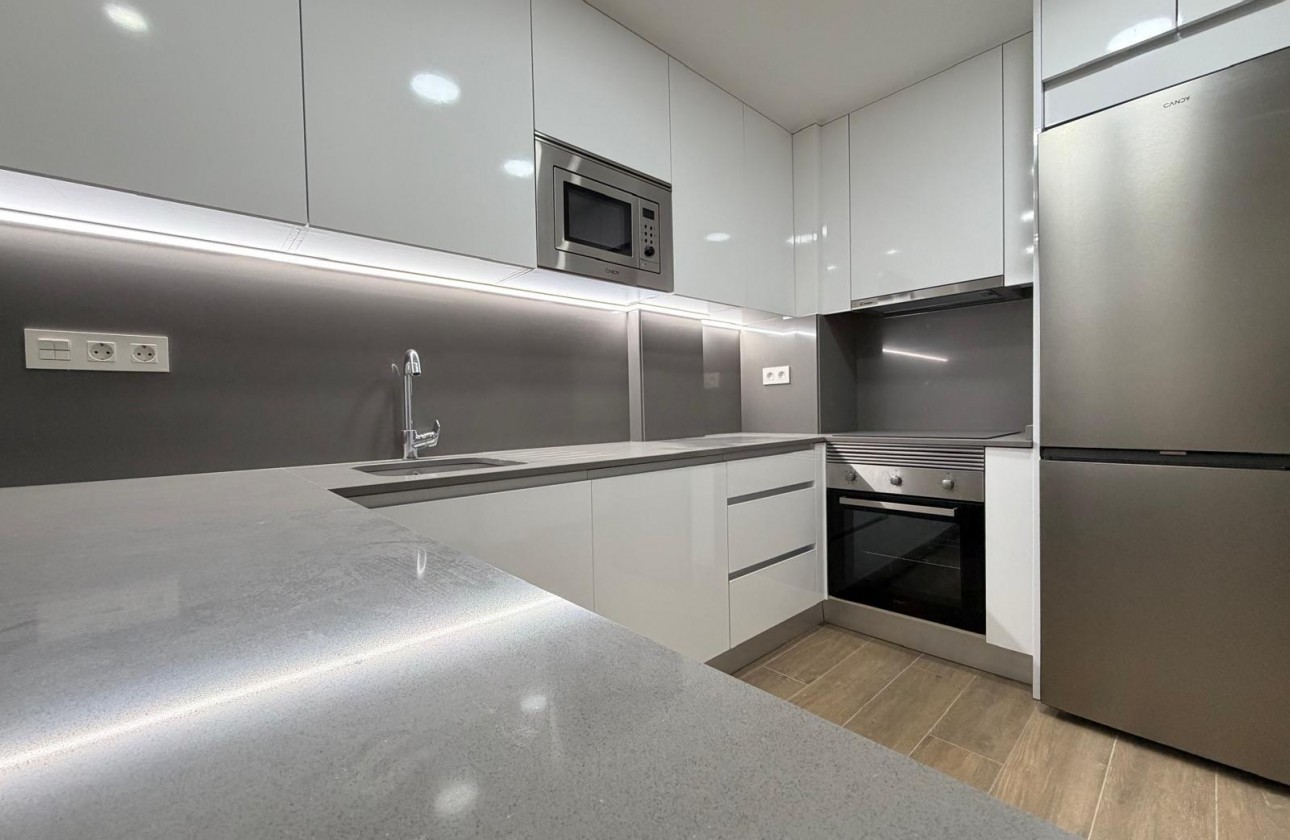 Reventa - Apartamento / piso - Torrevieja - Estacion de autobuses