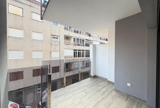 Reventa - Apartamento / piso - Torrevieja - Estacion de autobuses