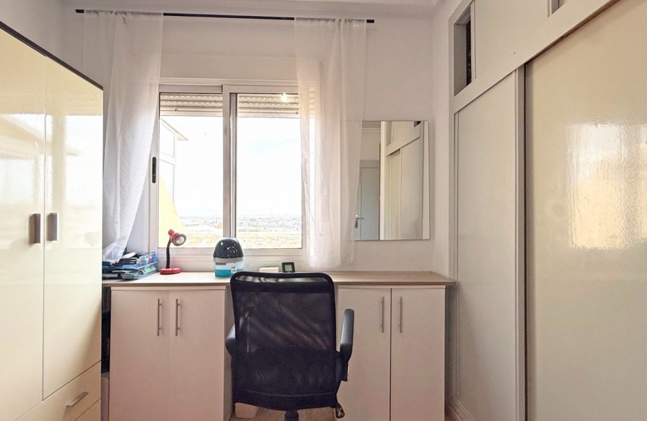 Resale - Apartment / flat - Torrevieja - Costa Blanca