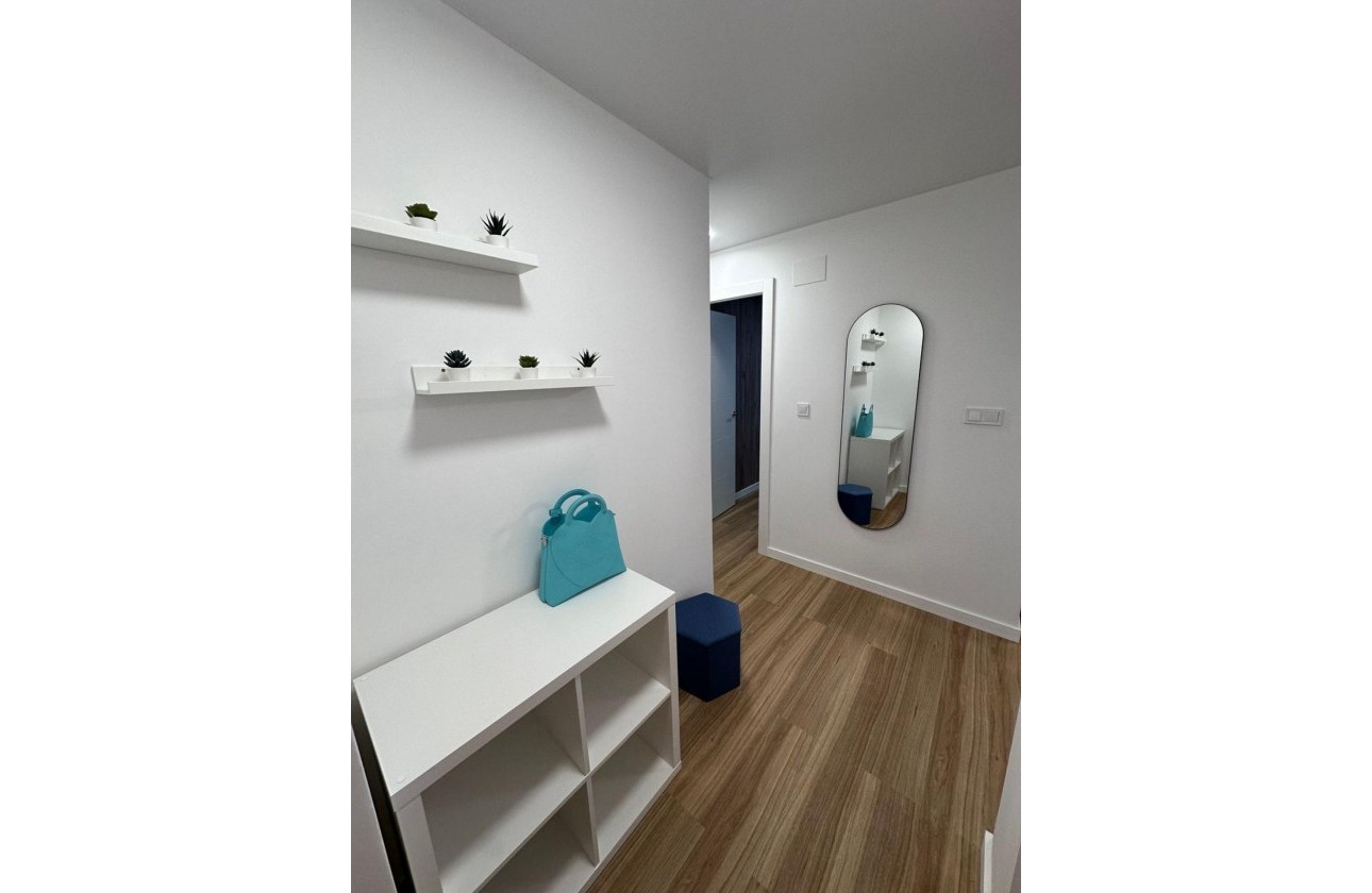 Reventa - Apartamento / piso - Torrevieja - Estacion de autobuses