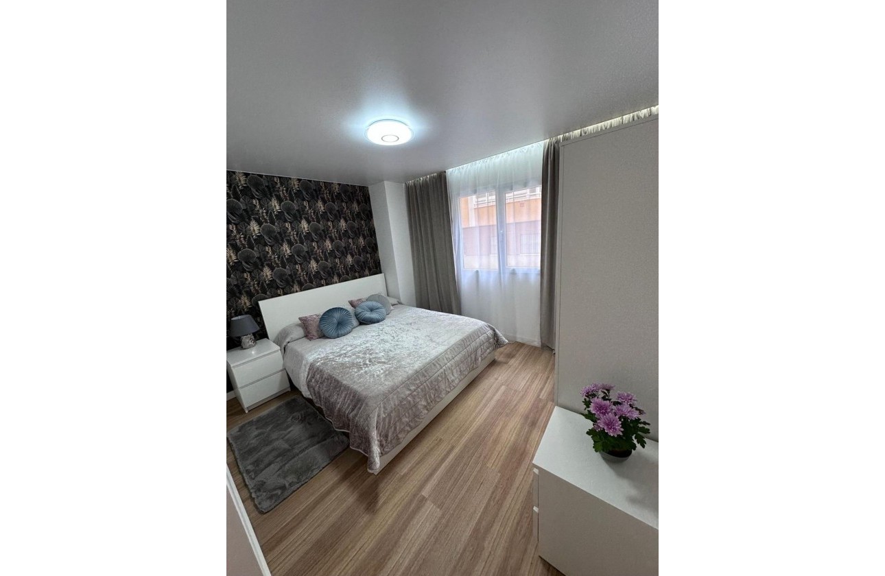 Reventa - Apartamento / piso - Torrevieja - Estacion de autobuses