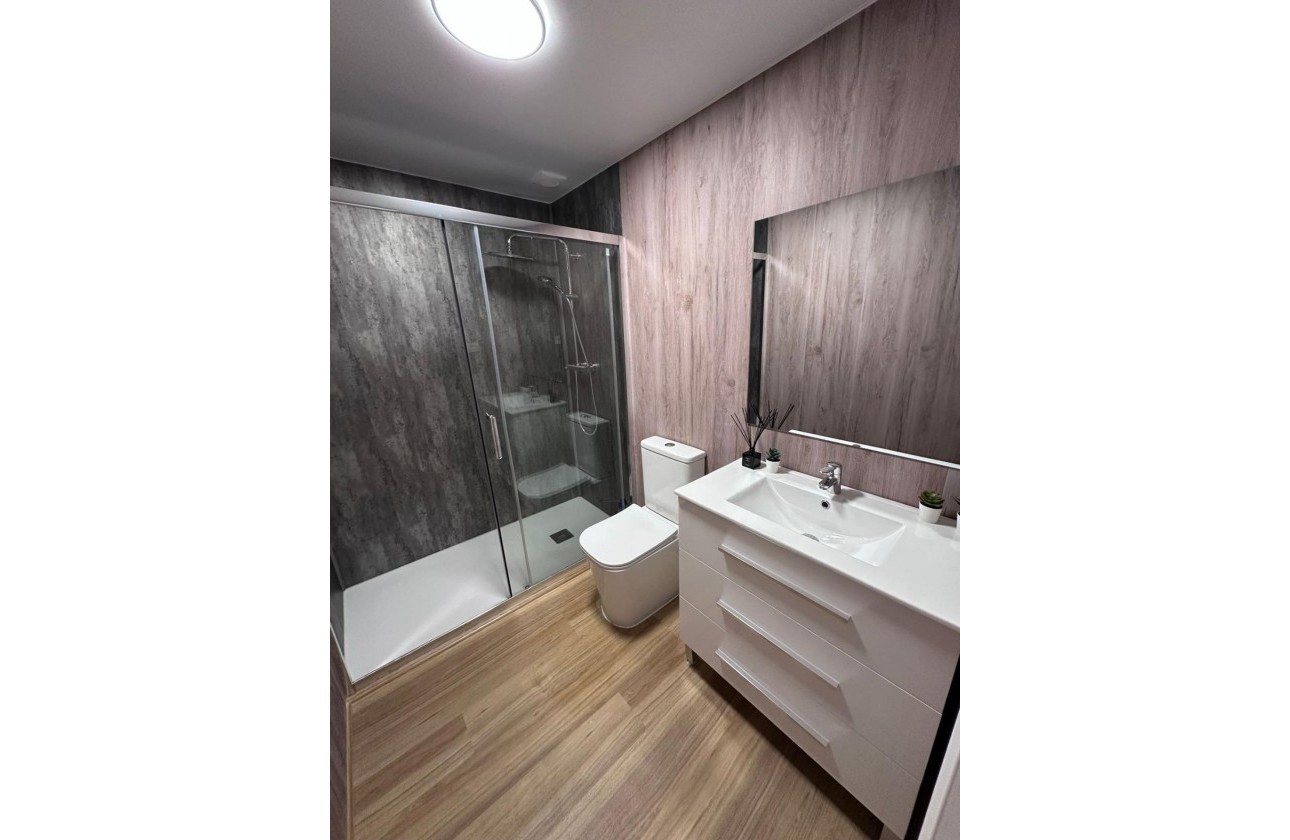 Reventa - Apartamento / piso - Torrevieja - Estacion de autobuses