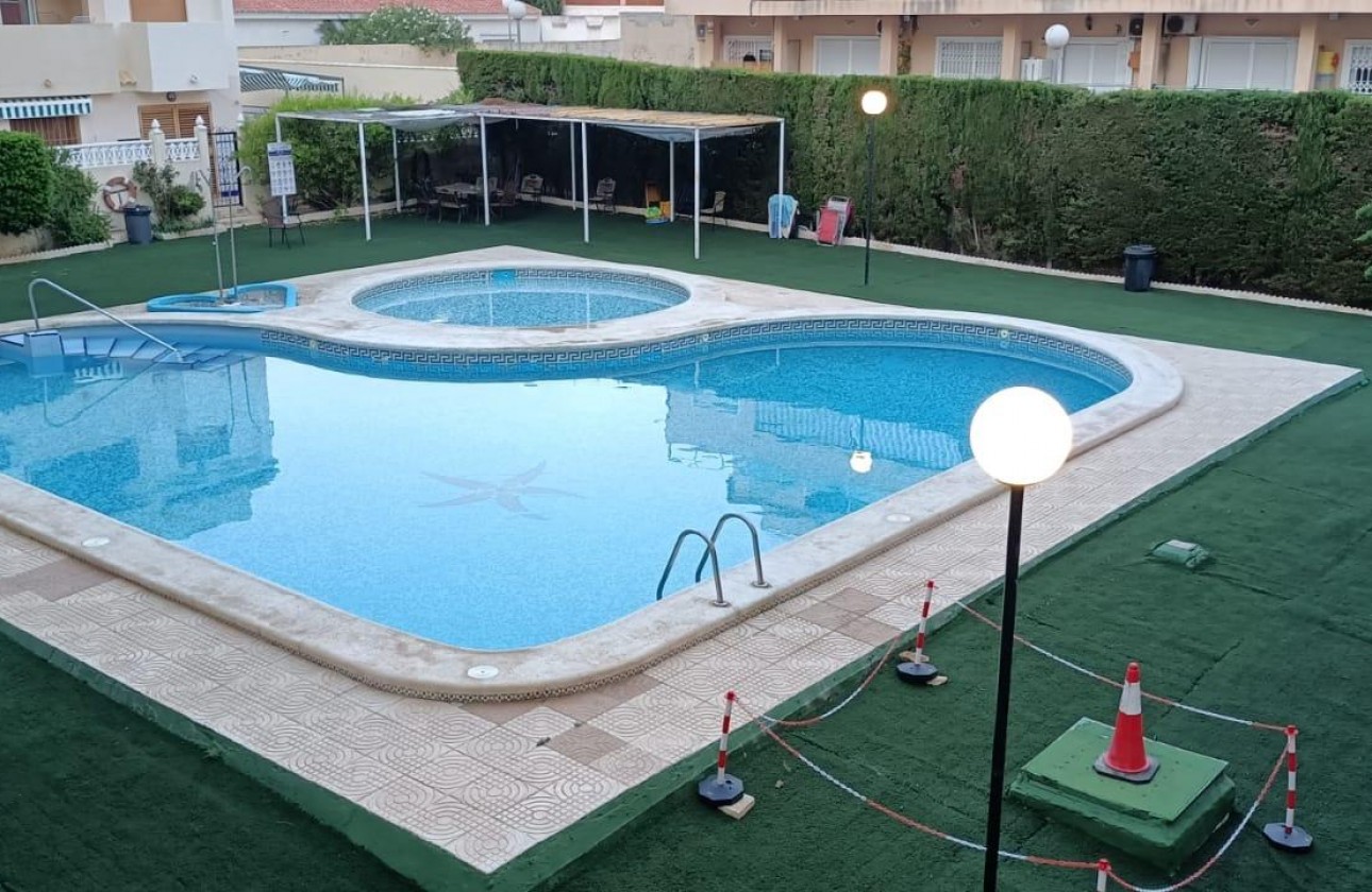 Resale - Apartment / flat - Torrevieja - Nueva Torrevieja
