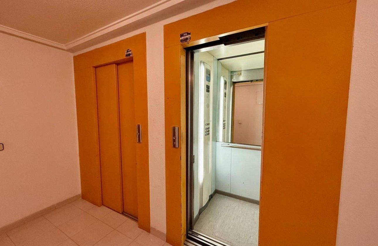Revente - Appartement - Torrevieja - Acequion