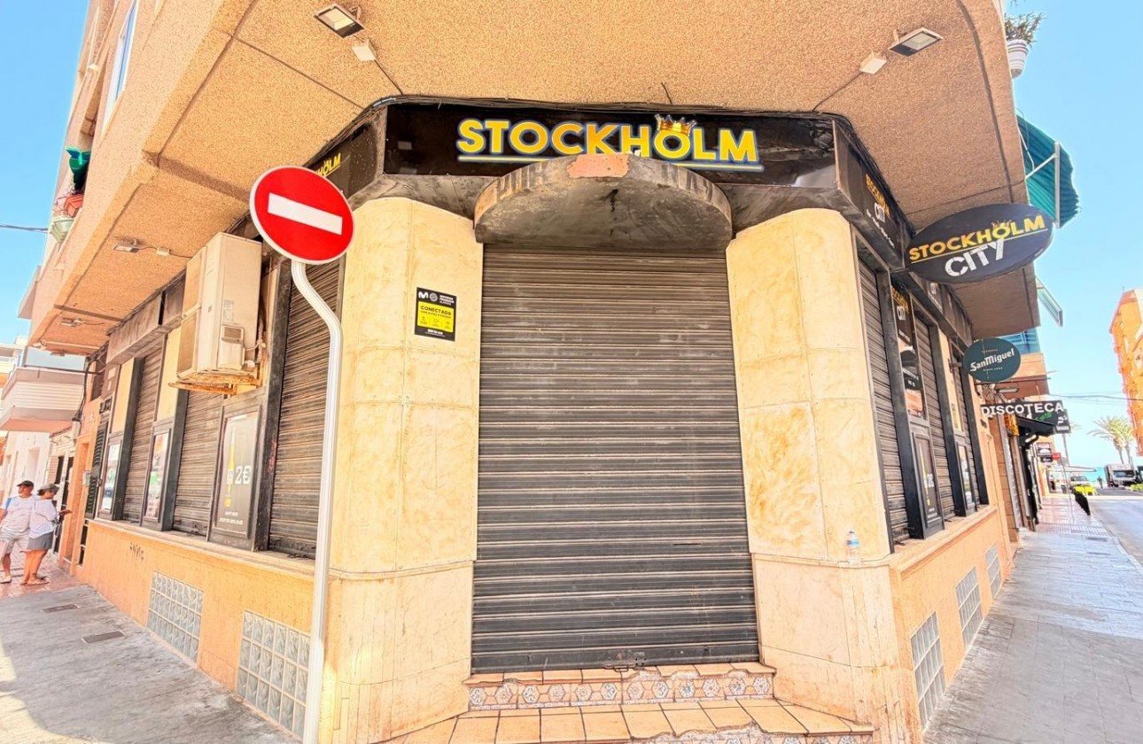Resale - Commercial - Torrevieja - Paseo maritimo