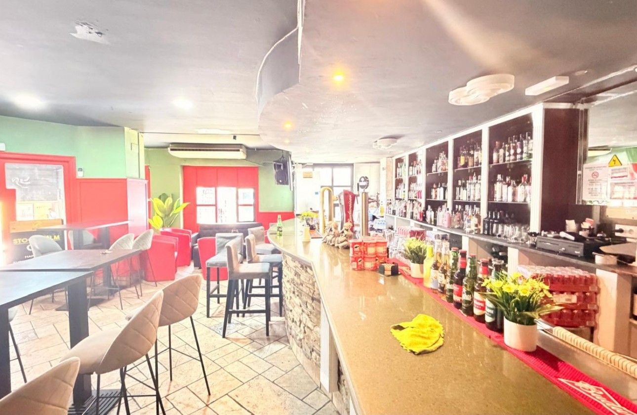 Resale - Commercial - Torrevieja - Paseo maritimo