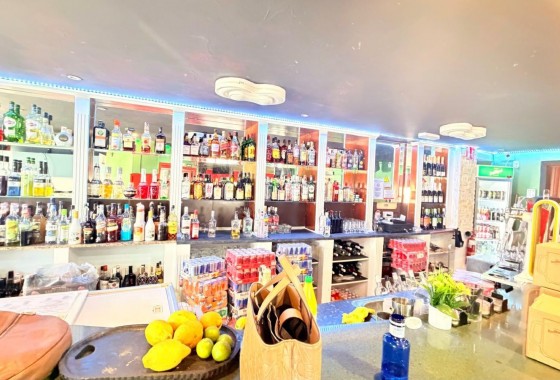 Resale - Commercial - Torrevieja - Paseo maritimo