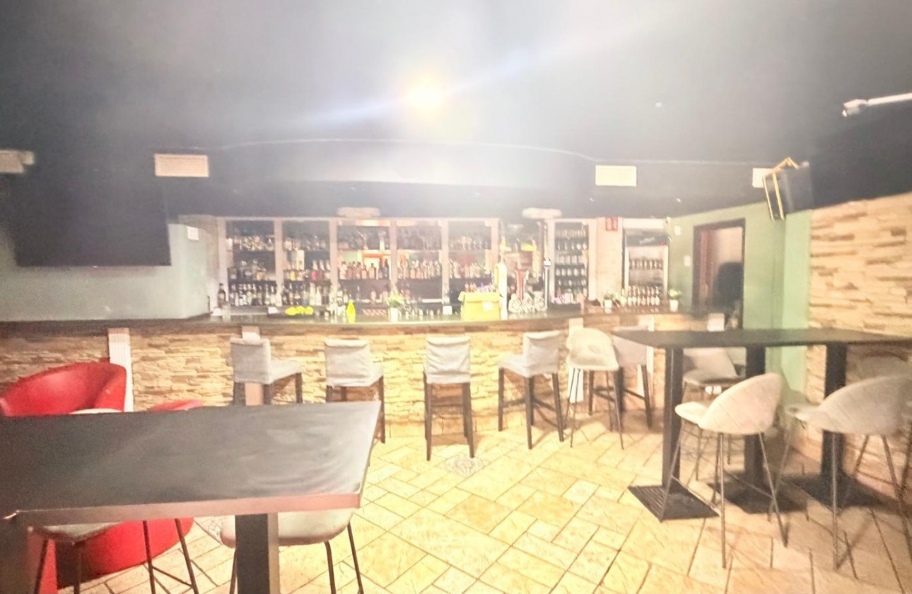 Resale - Commercial - Torrevieja - Paseo maritimo