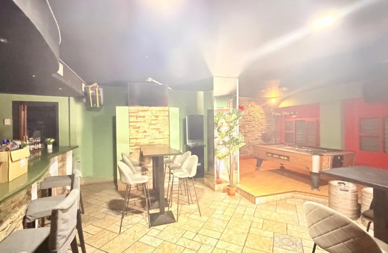 Resale - Commercial - Torrevieja - Paseo maritimo