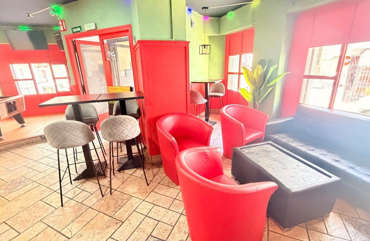 Resale - Commercial - Torrevieja - Paseo maritimo