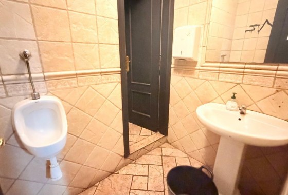 Resale - Commercial - Torrevieja - Paseo maritimo
