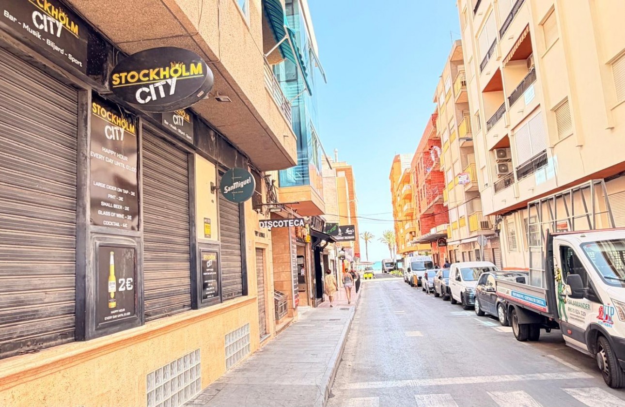 Resale - Commercial - Torrevieja - Paseo maritimo