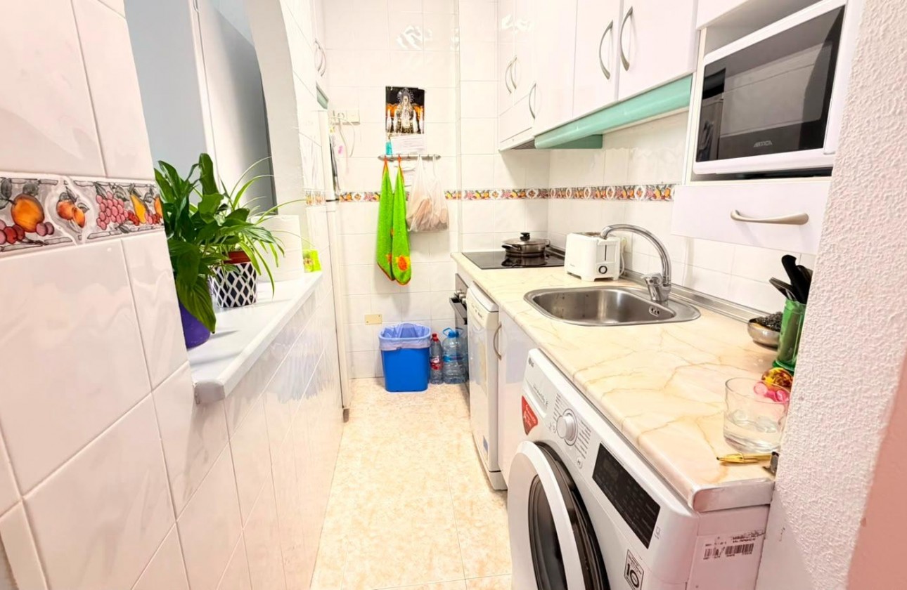 Resale - Apartment / flat - Torrevieja - Playa del Cura