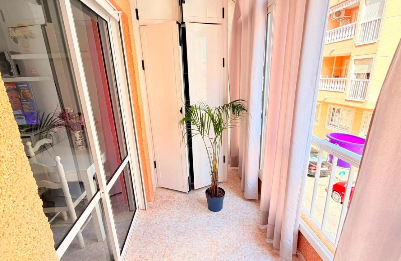 Resale - Apartment / flat - Torrevieja - Playa del Cura