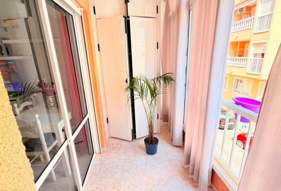 Resale - Apartment / flat - Torrevieja - Playa del Cura