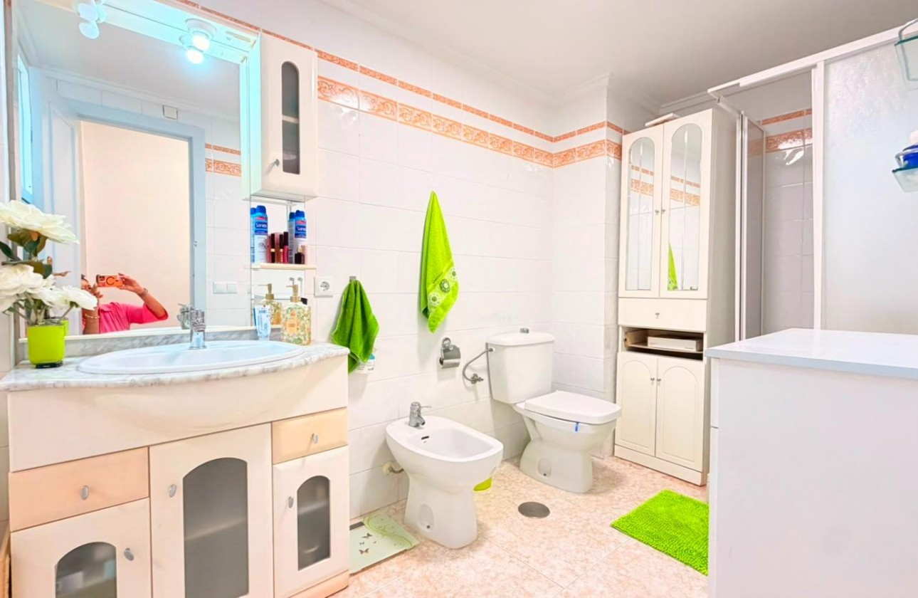 Resale - Apartment / flat - Torrevieja - Playa del Cura