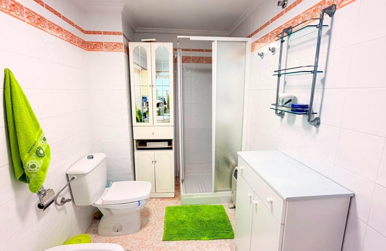 Resale - Apartment / flat - Torrevieja - Playa del Cura