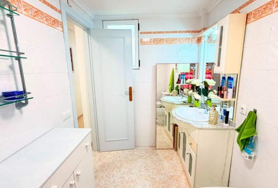 Resale - Apartment / flat - Torrevieja - Playa del Cura