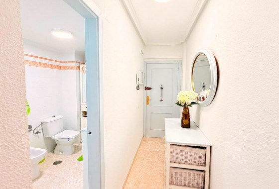 Resale - Apartment / flat - Torrevieja - Playa del Cura