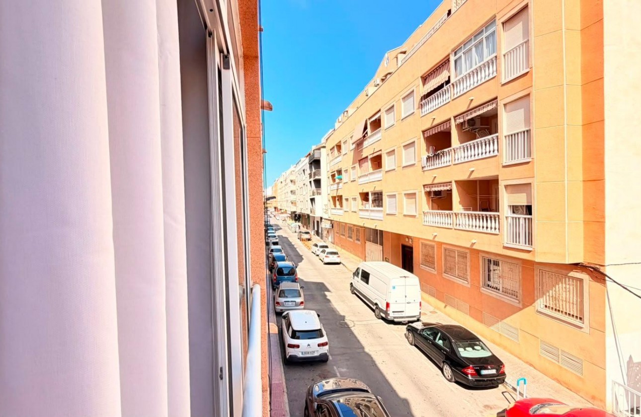 Resale - Apartment / flat - Torrevieja - Playa del Cura
