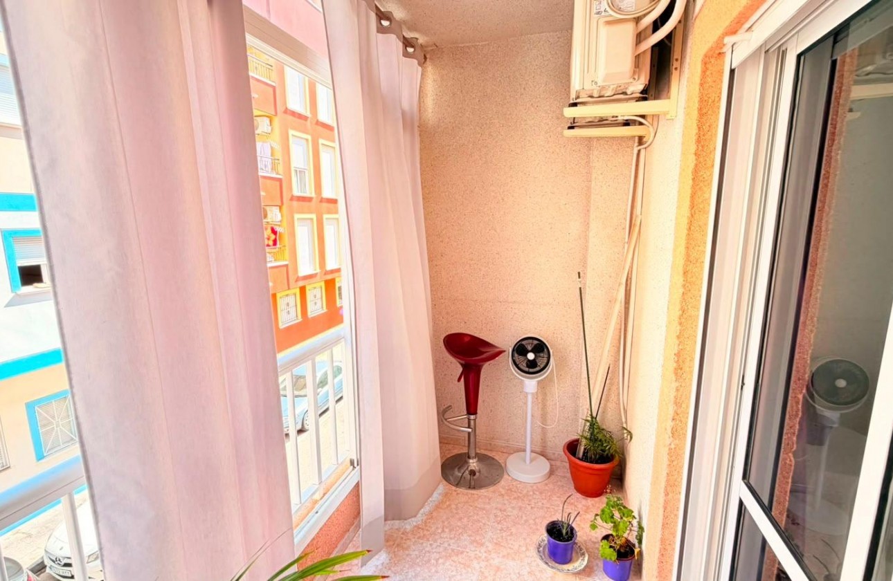 Resale - Apartment / flat - Torrevieja - Playa del Cura