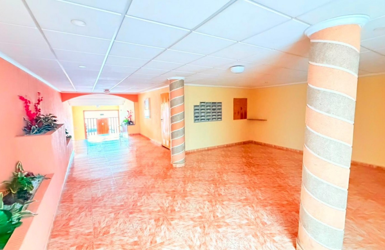 Resale - Apartment / flat - Torrevieja - Playa del Cura