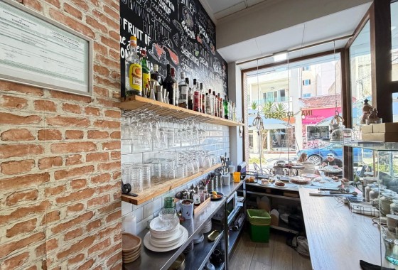 Resale - Commercial - Torrevieja - Centro