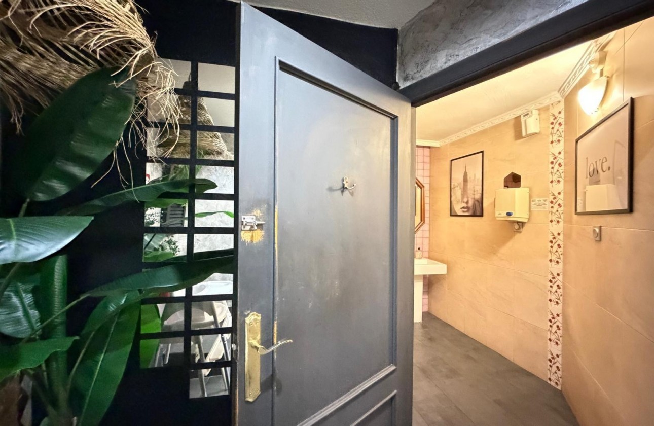 Resale - Commercial - Torrevieja - Centro