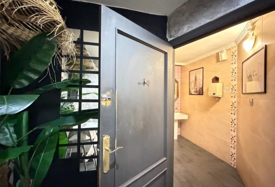 Resale - Commercial - Torrevieja - Centro