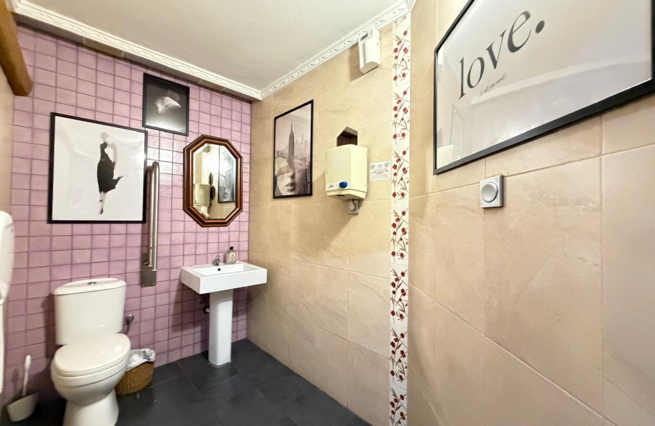 Resale - Commercial - Torrevieja - Centro