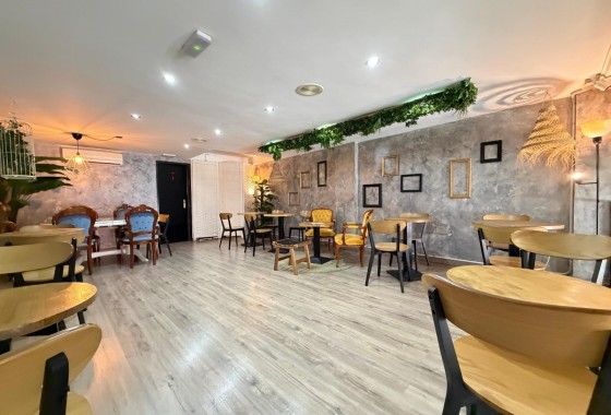Resale - Commercial - Torrevieja - Centro