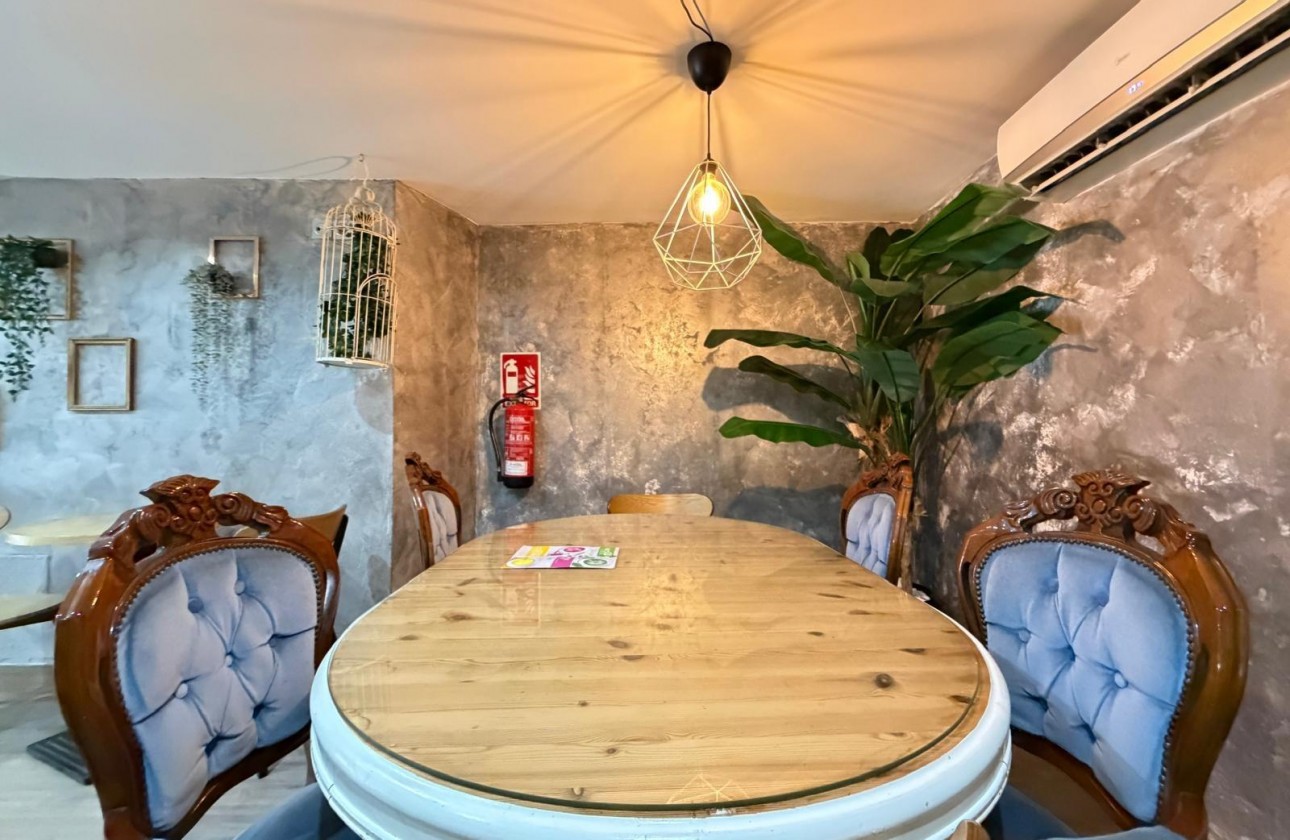 Resale - Commercial - Torrevieja - Centro
