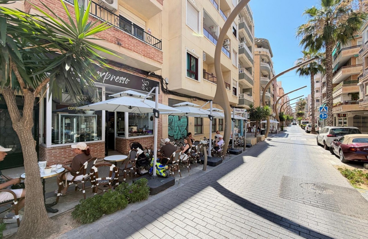 Resale - Commercial - Torrevieja - Centro