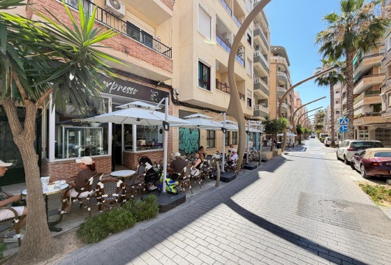 Resale - Commercial - Torrevieja - Centro