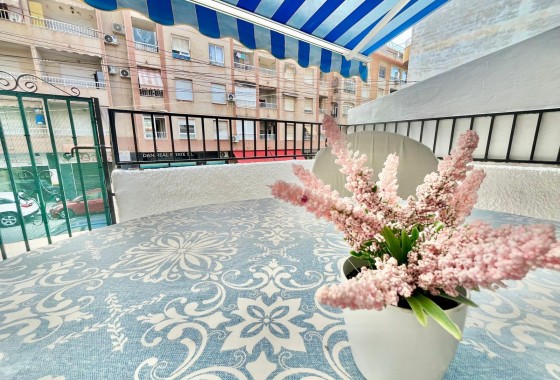 Resale - Apartment / flat - Torrevieja - Playa de los Locos