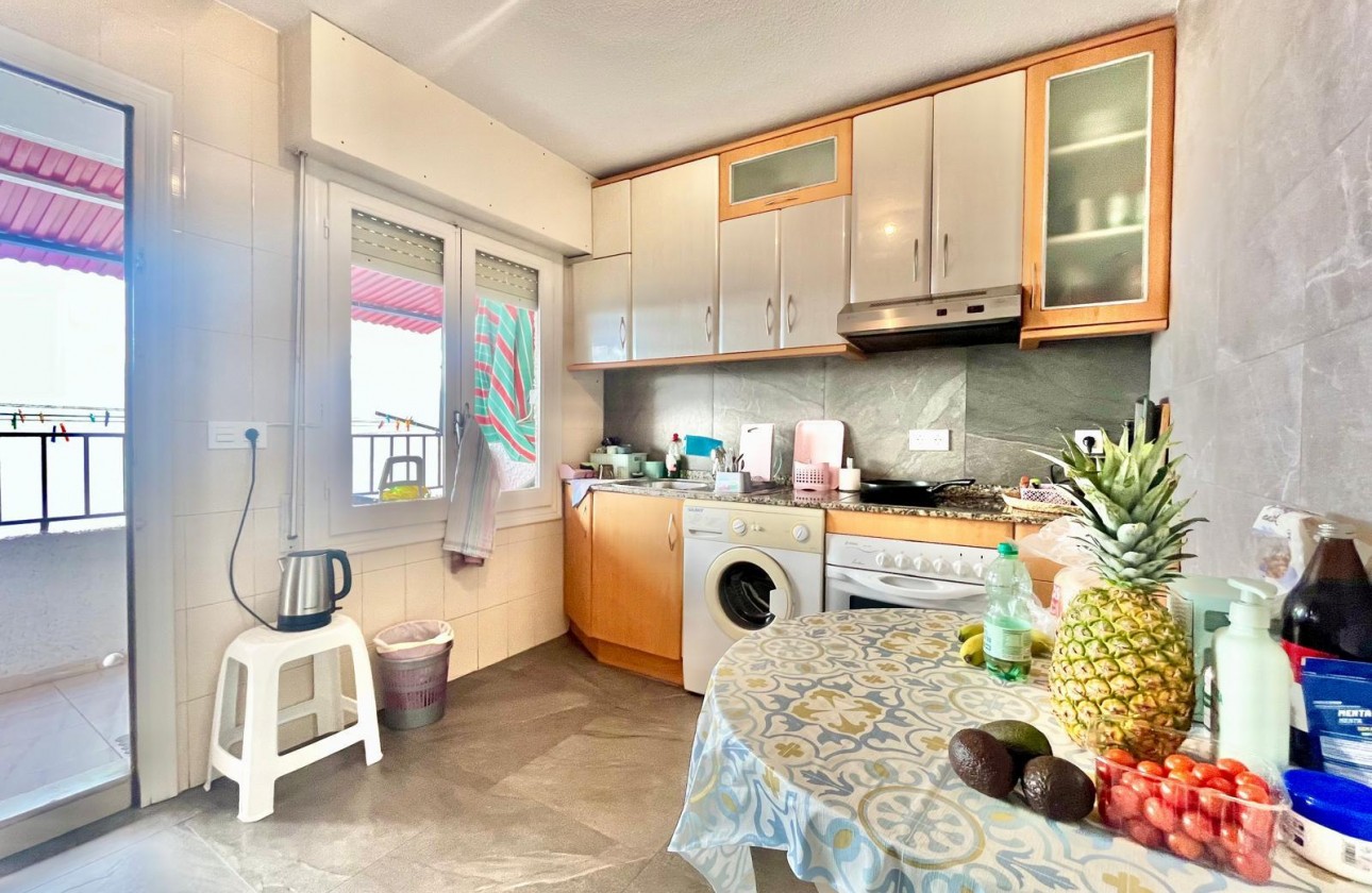 Resale - Apartment / flat - Torrevieja - Playa de los Locos