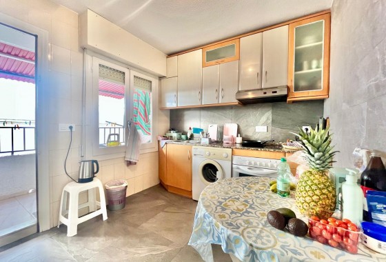 Resale - Apartment / flat - Torrevieja - Playa de los Locos